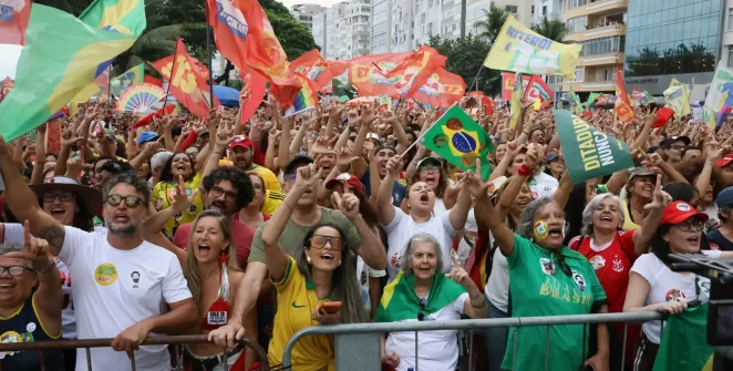 Atos pró-democracia e pró-Lula reúnem milhares em Copacabana, Candelária e Esplanada