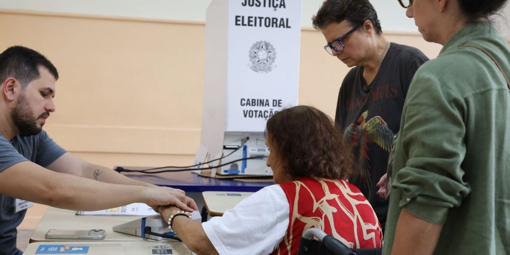 Comparecimento de eleitores 70+ cresce 43% e supera metade do grupo pela primeira vez desde 2014