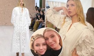 Apple Martin, filha de Gwyneth Paltrow e Chris Martin, estreia na passarela em desfile da Chloé em Paris