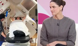 Amanda Peet revela sintoma estranho que antecedeu diagnóstico de câncer de mama