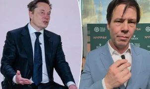 Ike Barinholtz interpreta Elon Musk em Artificial e ironiza magnatas da tecnologia