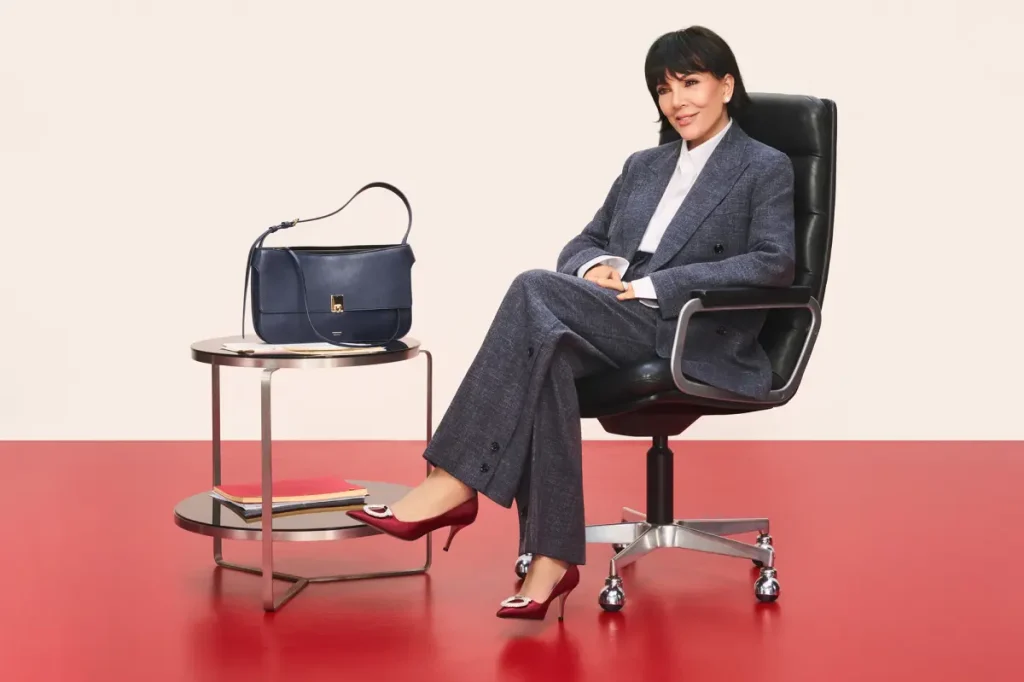 Kris Jenner estrela campanha de fim de ano da Ferragamo como diretora imaginária