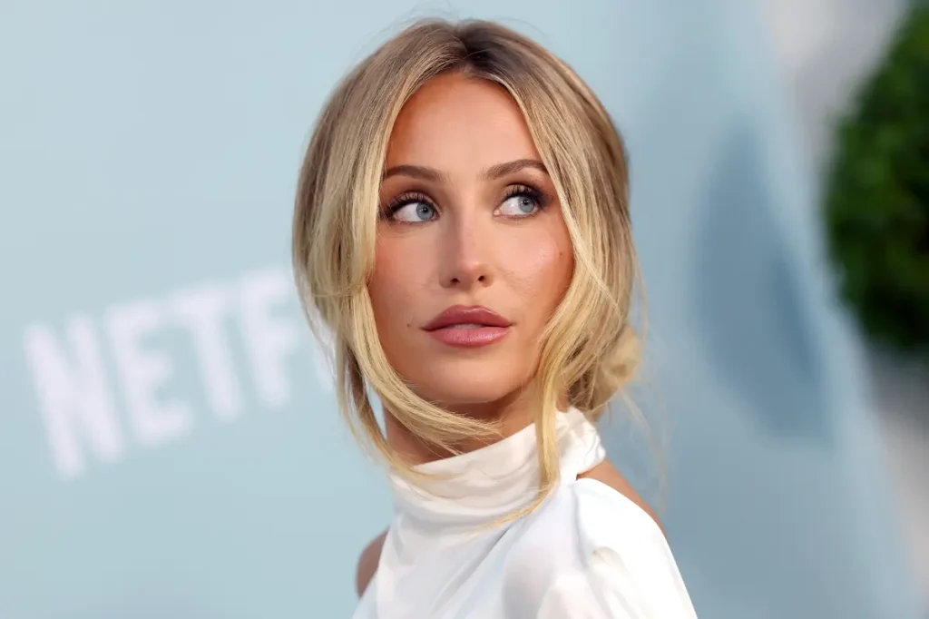 Alix Earle diz que usa apenas uma máscara de cílios: a Better Than Sex Waterproof, da Too Faced
