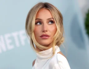 Alix Earle diz que usa apenas uma máscara de cílios: a Better Than Sex Waterproof, da Too Faced