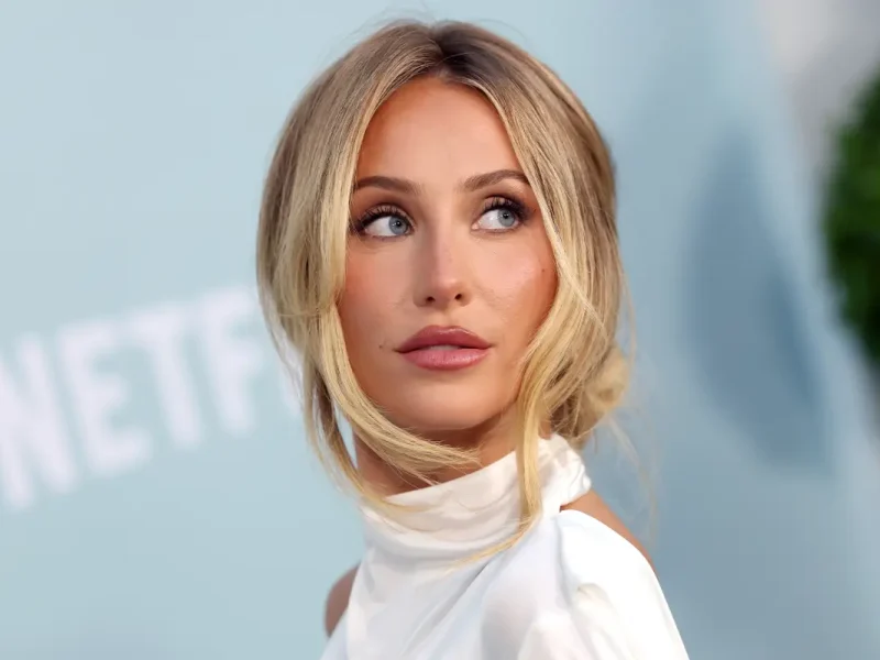 Alix Earle diz que usa apenas uma máscara de cílios: a Better Than Sex Waterproof, da Too Faced