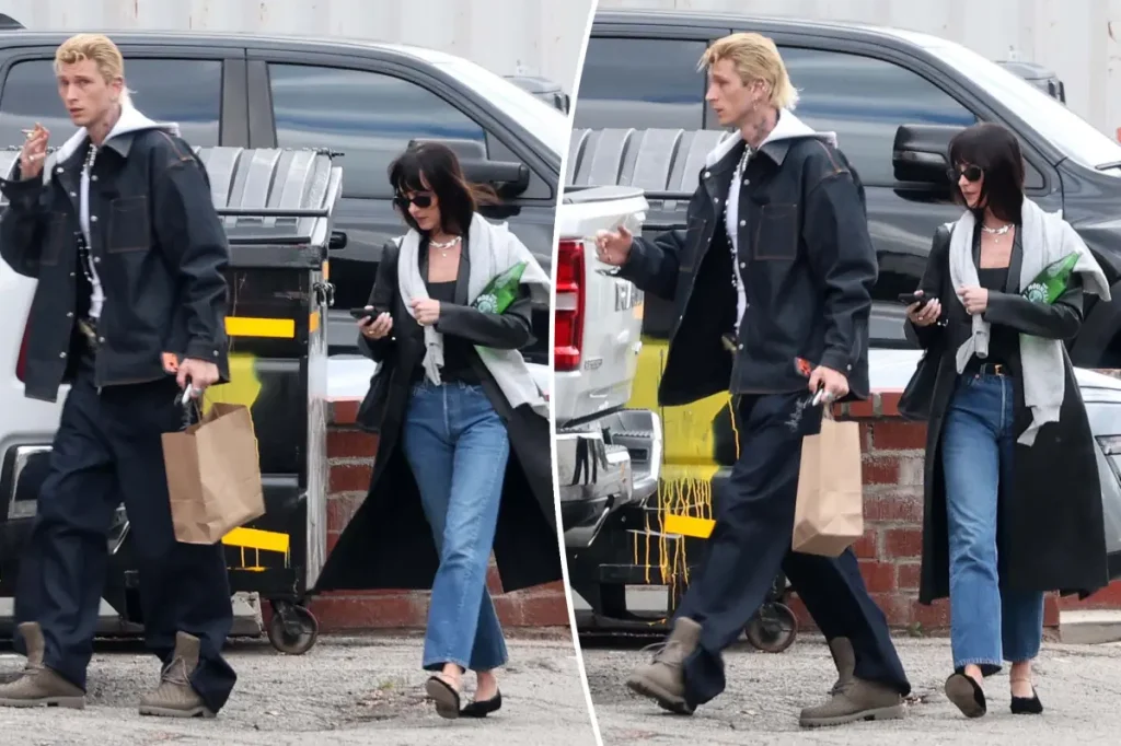 Dakota Johnson e Machine Gun Kelly são vistos juntos em Los Angeles após rumores de namoro