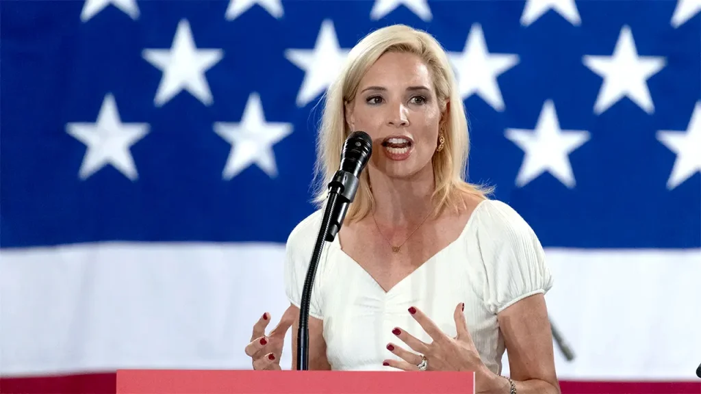 Pesquisa Fox News aponta Turek dois pontos à frente de Hinson na disputa ao Senado de Iowa