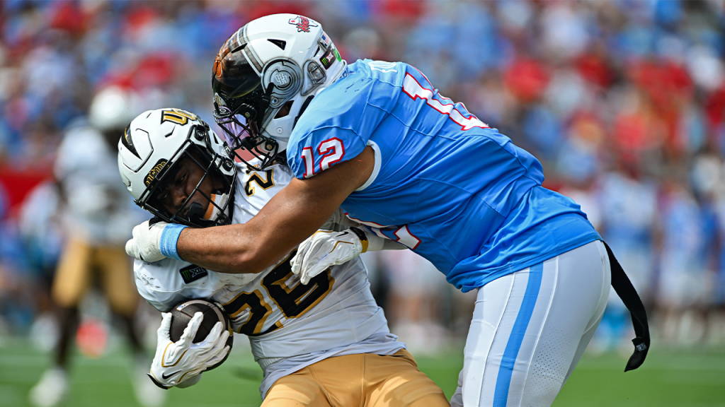 Houston vira sobre UCF com três touchdowns terrestres de Weigman, mas arquibancada segue vazia