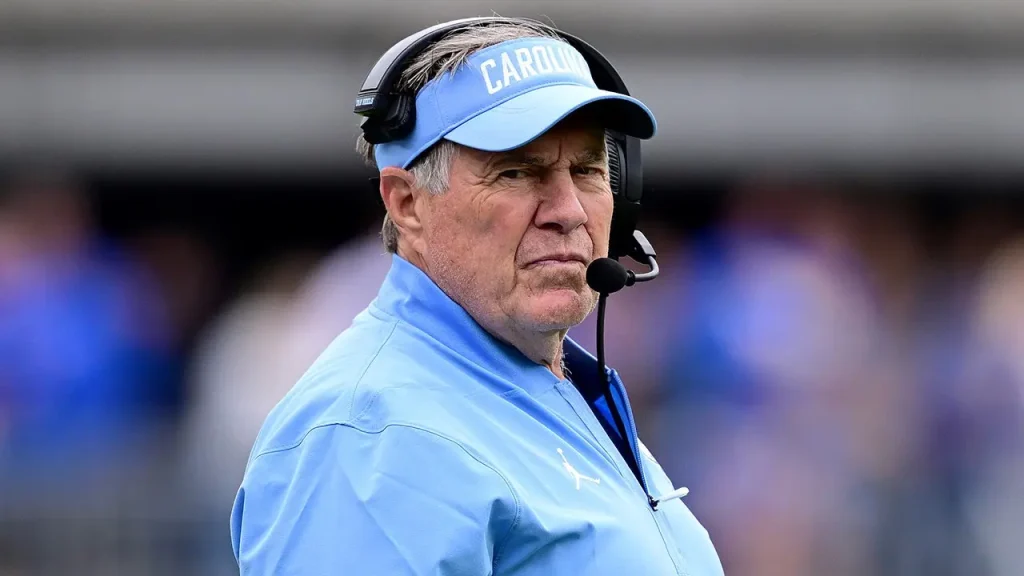 North Carolina de Belichick vence Pitt, 25º do ranking, e conquista primeira vitória sobre adversário ranqueado