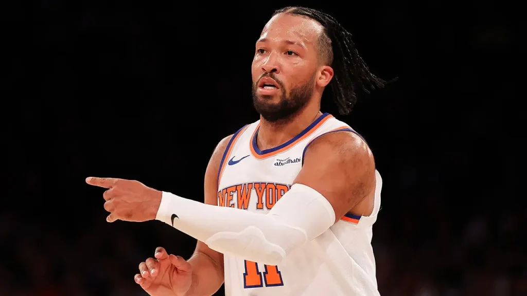 Brunson critica técnica por simulação em jogo de pré-temporada da NBA