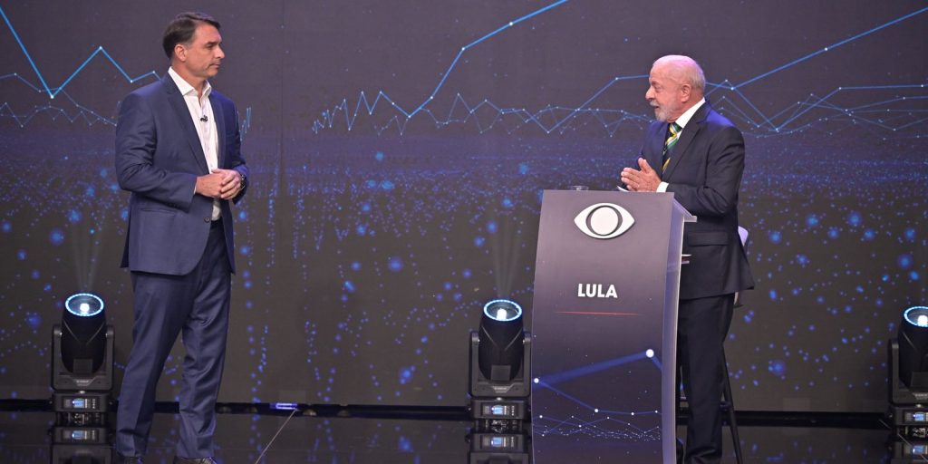 Lula e Flávio assinam acordo no TSE para abrir sigilos bancário, fiscal e telefônico