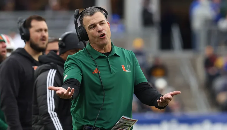 Are the Miami Hurricanes about to start the surge of college football teams going independent?