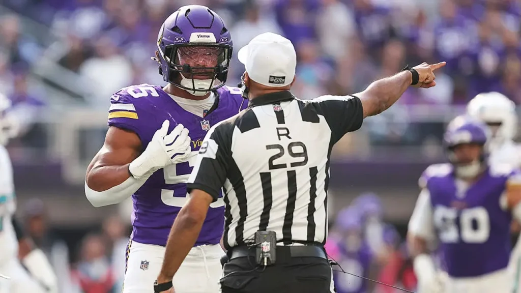 Coluna aponta cansaço dos fãs com excesso de penalidades na NFL e debates sobre o hino