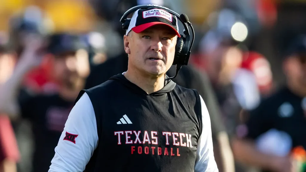 Cincinnati vence Texas Tech por 37 a 24 e expõe crise do elenco milionário dos Red Raiders