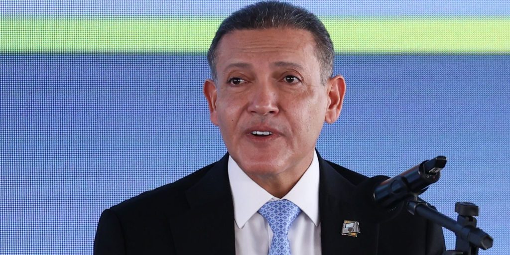 Nunes Marques restringe prorrogação a seções que ainda estavam abertas às 19h