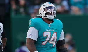 Dolphins avoid 0-17 crisis, pick up first win of season against struggling Jets on the road