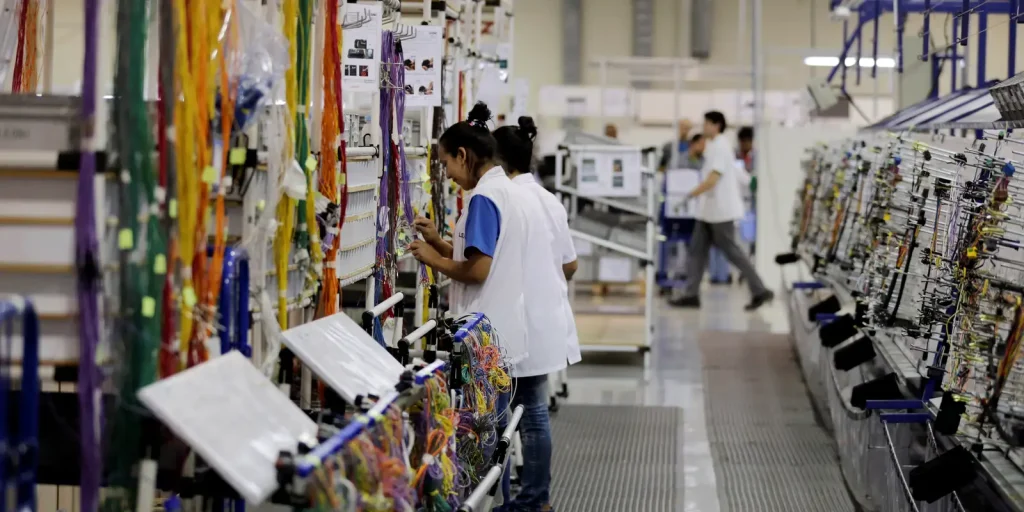 Indústria de transformação tem segunda queda seguida no faturamento e reduz uso da capacidade instalada