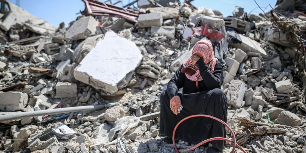 Ajuda humanitária em Gaza encolhe e impasse sobre desarmamento do Hamas trava plano de paz