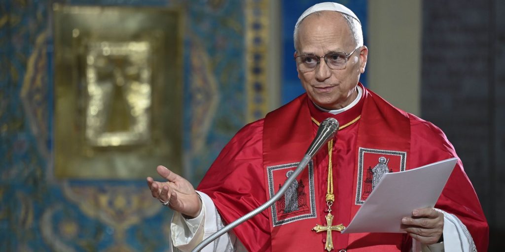Papa Leão XIV anuncia cirurgia para retirar nódulo no pulmão