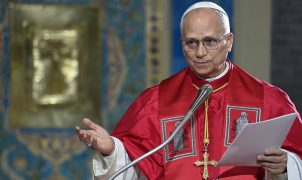 Papa Leão XIV anuncia cirurgia para retirar nódulo no pulmão