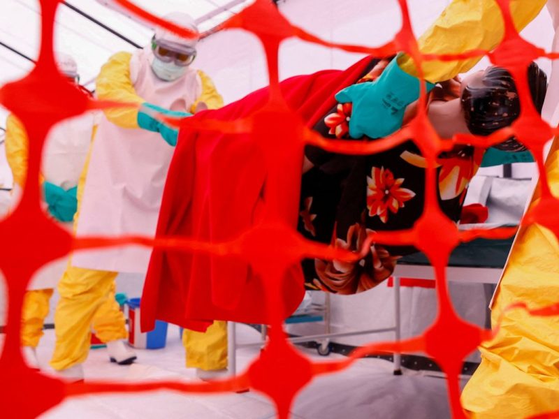 Quênia confirma primeiro caso de ebola no país após morte de paciente vindo do Congo