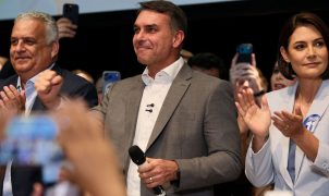 Flávio Bolsonaro ganha apoio de União Progressista e Novo e defende PECs para mudar Constituição