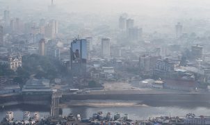 Fumaça de queimadas leva à suspensão de aulas em Manaus