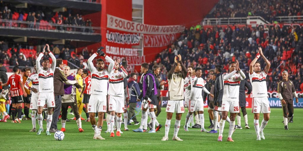 Flamengo não finaliza no gol, empata com Estudiantes e decide vaga no Maracanã