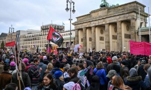 Manifestações da Geração Z reúnem milhares na Alemanha e pressionam por educação e custo de vida