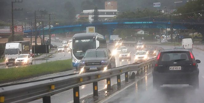 Inmet alerta para tempestades e granizo em SP, MG, Paraná e MS nesta sexta