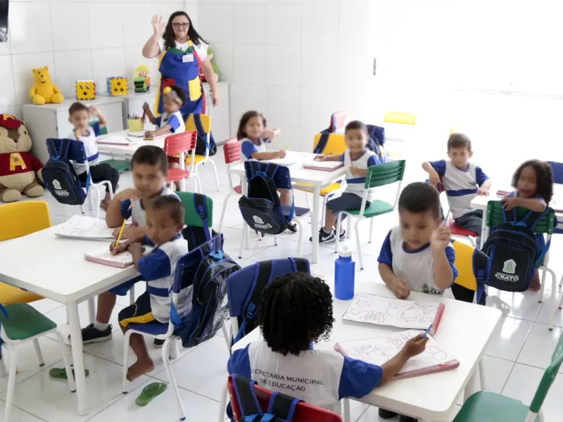 Escolas têm até 31 de outubro para escolher livros da educação infantil no PNLD