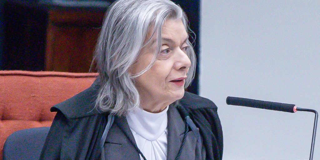 Cármen Lúcia nega pedido de Lula para transporte interestadual gratuito no 2º turno