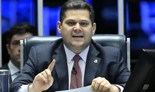 Alcolumbre marca cinco sessões de debate e prevê votação da PEC da escala 6x1 em 15 de outubro