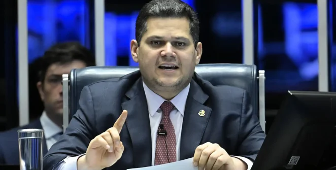 Alcolumbre marca cinco sessões de debate e prevê votação da PEC da escala 6x1 em 15 de outubro