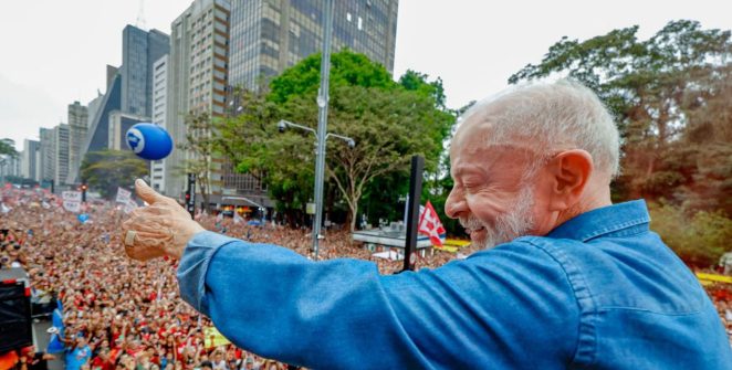 Lula participa de ato na Paulista e diz que semana será decisiva para a eleição
