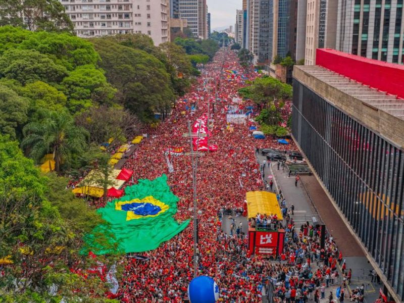 PT pede ao TSE remoção de posts que ligam comício na Paulista a imagens falsas