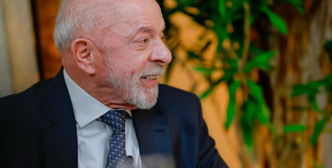 Lula promete entregar ao TSE autorização para quebra de sigilo e desafia Flávio Bolsonaro