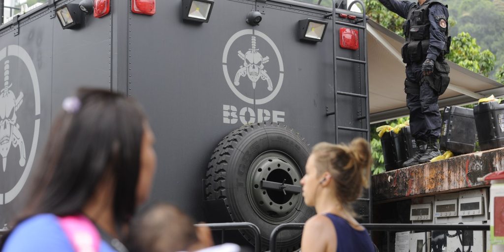 Subtenente do Bope morre em tiroteio com PMs de Jacarepaguá na Gardênia Azul