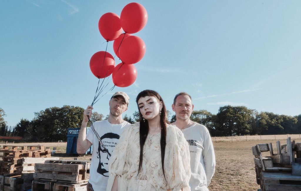 Chvrches anuncia álbum All The Kings Men e turnê por Reino Unido, Irlanda e América do Norte em 2027