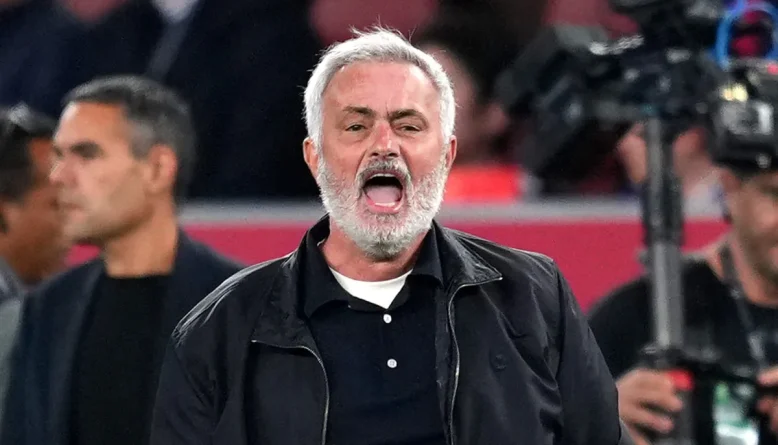 Mourinho pede cautela ao Real após vitória sobre o Barcelona: Não podemos ir à lua