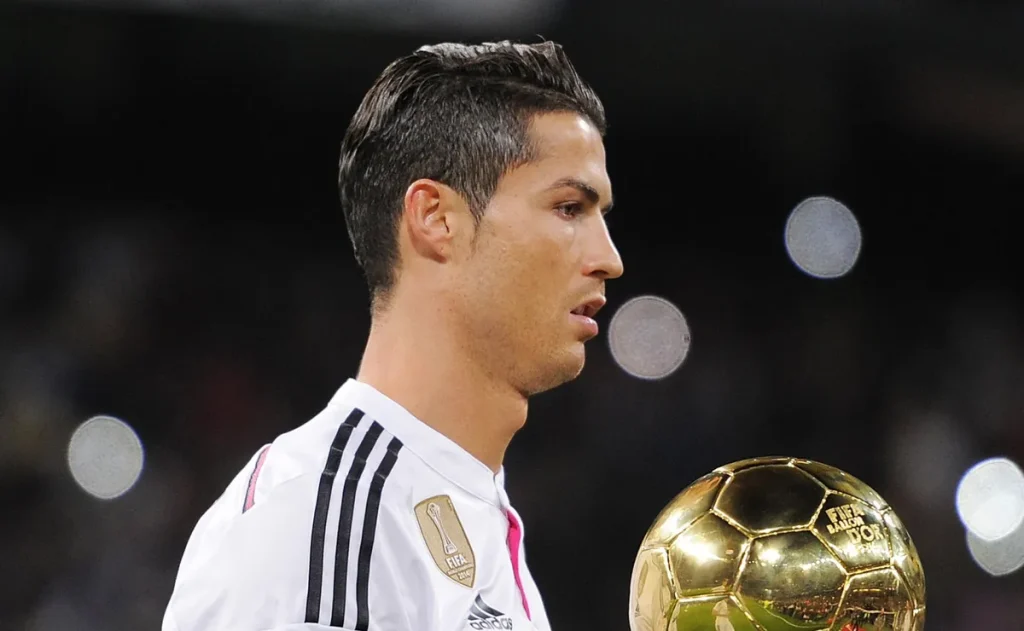 Cristiano Ronaldo fica fora da lista de 30 indicados à Bola de Ouro de 2026
