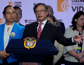 Gustavo Petro accused of trading public contracts for sex