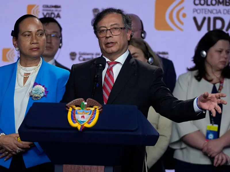 Gustavo Petro accused of trading public contracts for sex
