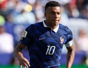 Mbappé desfalca França contra a Itália em jogo que marca estreia de Zidane no Stade de France
