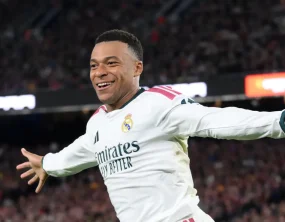 Mbappé marca duas vezes, chega a 100 gols pelo Real e reduz vantagem do Barcelona no Espanhol