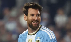 Messi marca de pênalti em despedida da Argentina e chega a 126 gols pela seleção