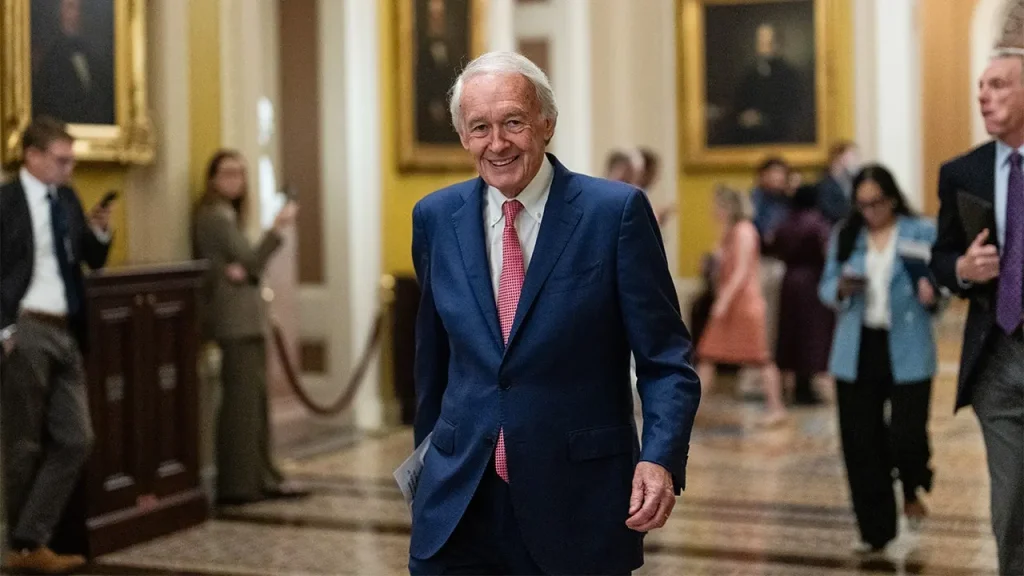 Publicação de estágio de Ed Markey é criticada por linguagem de diversidade