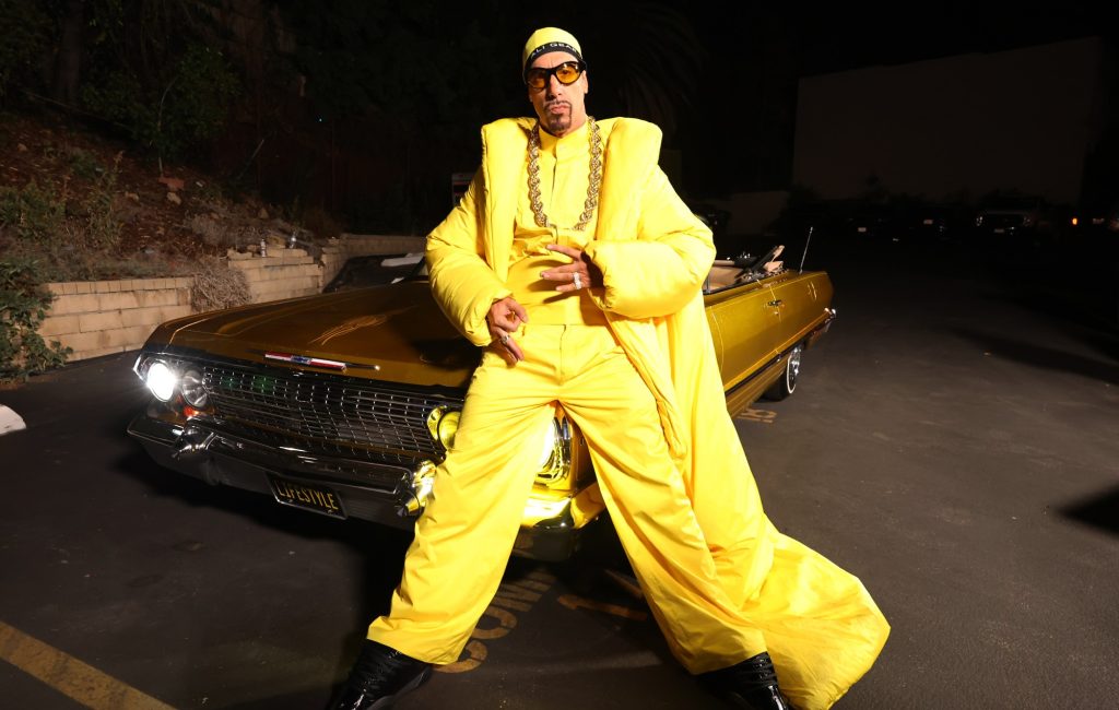Sacha Baron Cohen defende retorno de Ali G e rebate acusações de racismo