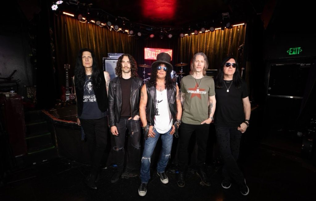 Slash e Myles Kennedy anunciam álbum Flying Blind e turnê mundial com shows no Brasil em 2027