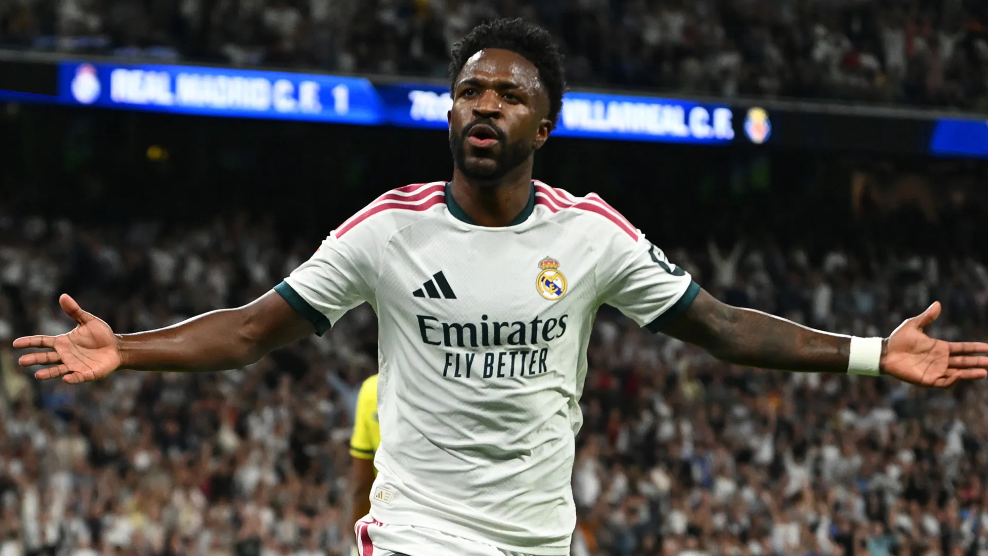 Courtois defende Vinicius e cita Cristiano Ronaldo e Messi como exemplos de críticas até para os melhores